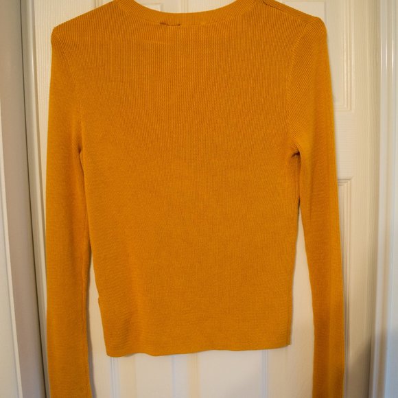 H&M Medium Yellow Crew Neck Sweater - Picture 3 of 6